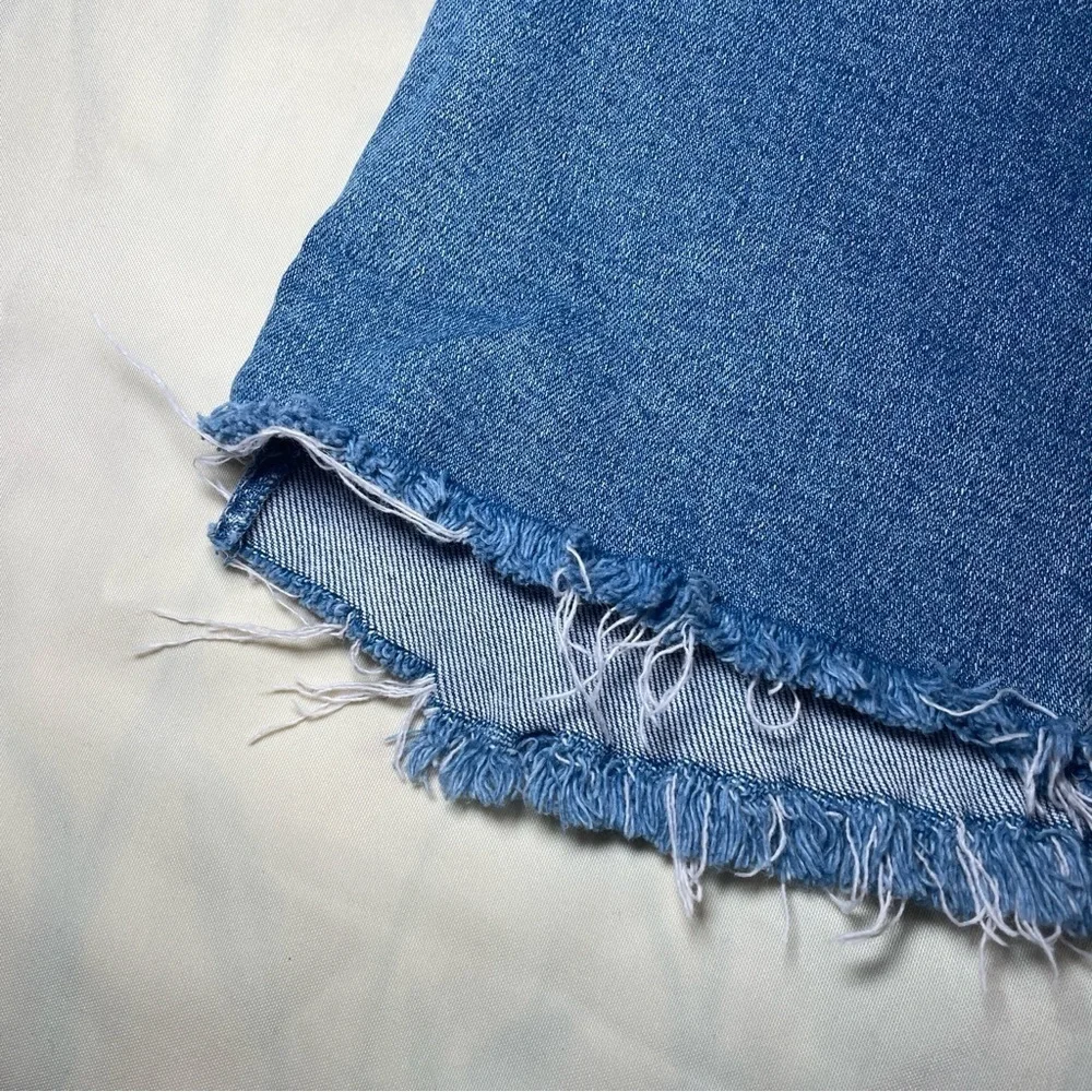 MOTHER- Insider Crop Step Fray Ankle Jeans in Light Wash Shoot to Thrill Size 29